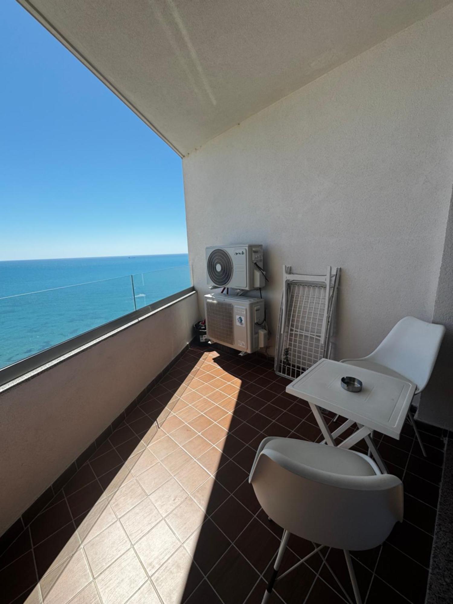 Sky & Sea View Luxury Apartments Дуррес Экстерьер фото